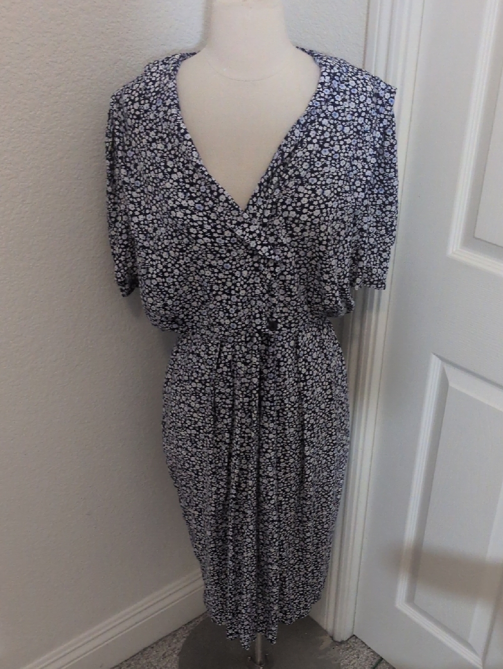 ✅Vintage R.J. Stevens Wrap Midi Dress Navy White Floral Size 12 Short Sleeves
